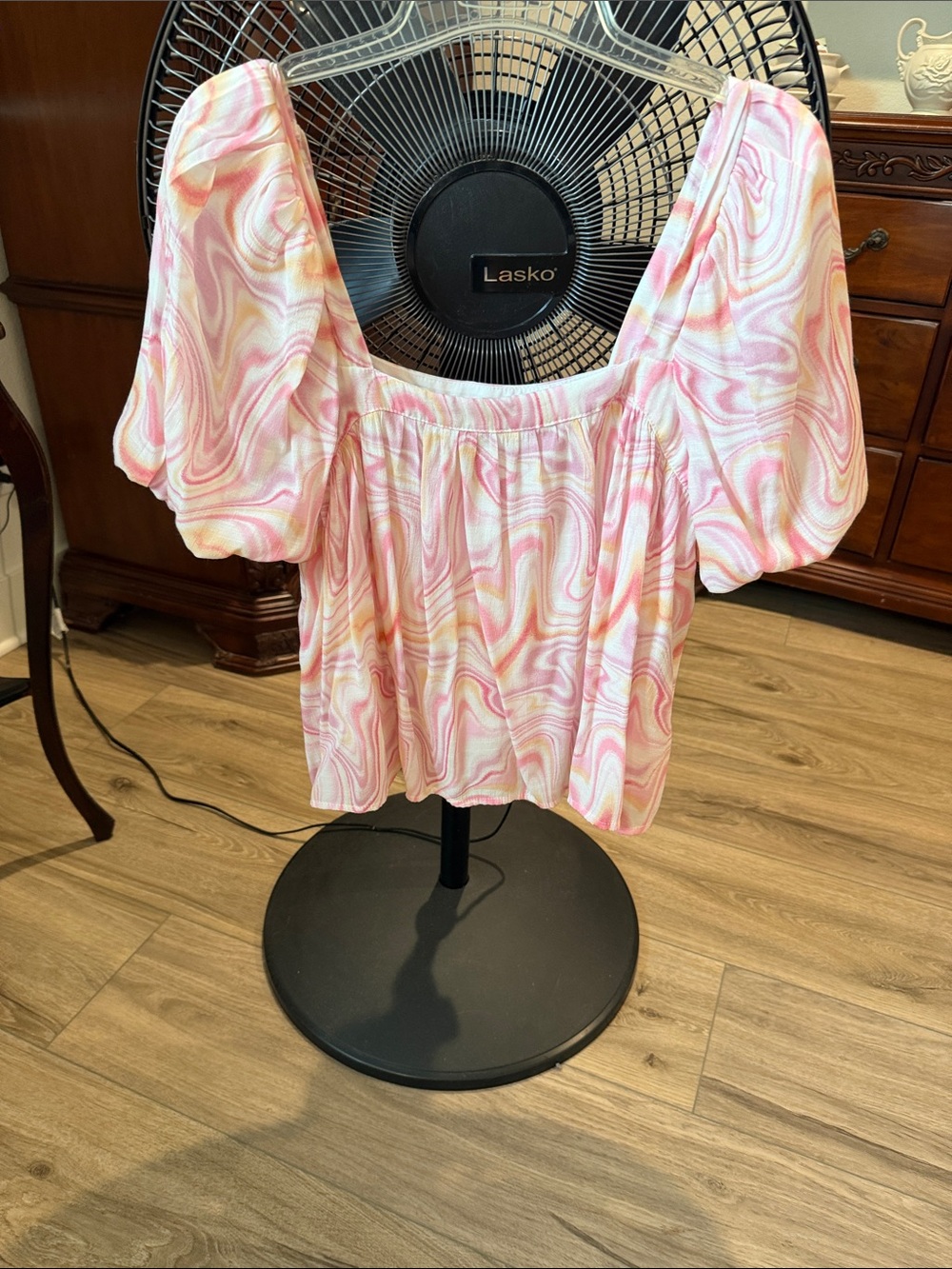 Moon River Pink Swirl Square Neck Puff Sleeve Top